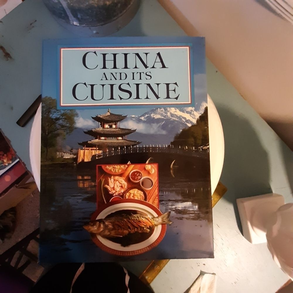 China & It's Cuisine (Hardcover)